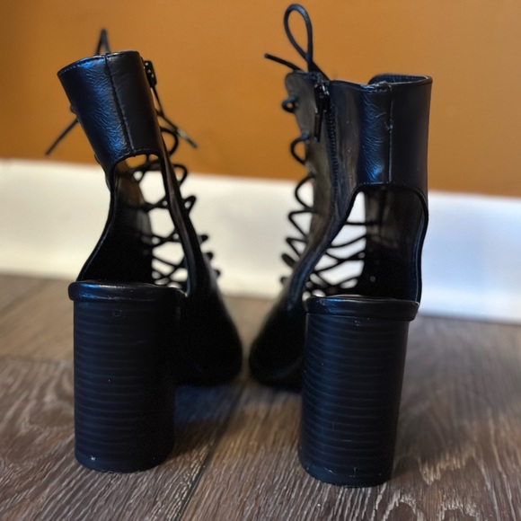 black lace front booties - Picture 4 of 8